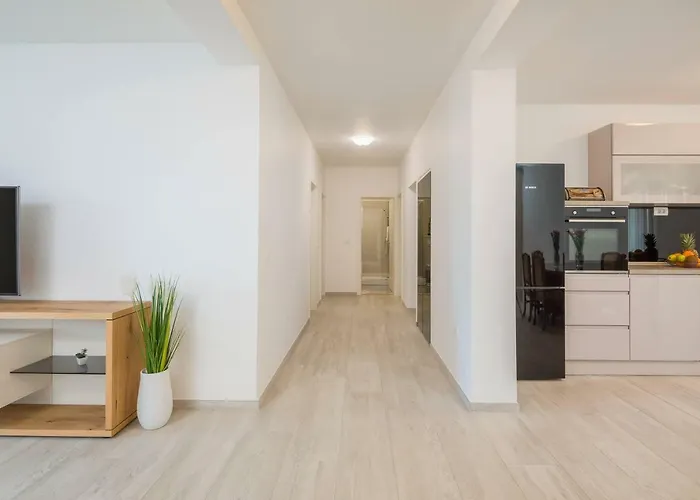 Apollo 3 Apartamento *